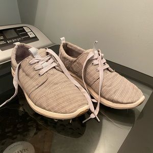 Toms sneakers